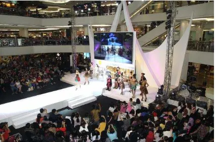 Gambar 1. Suasana saat pelaksanaan Surabaya  Fashion Parade 2012