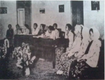 Gambar  Pelaksanaan Kongres Perempuan Indonesia Pertama di Yogyakarta. 