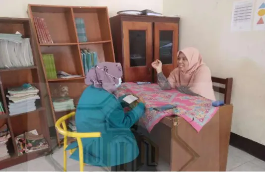 Foto Wawancara Dengan Salah Satu Siswa Kelas IV MI Al-Ishlahuddiny 