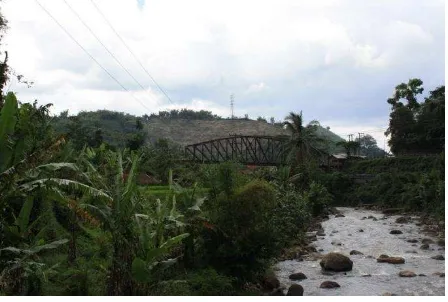 Gambar 35 : Foto Sungai daerah Soreang (Sumber : Dok. Pribadi) 