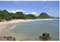 Gambar 5. Keadaan Pantai Goa Cina dilihat dari lahan parkir  