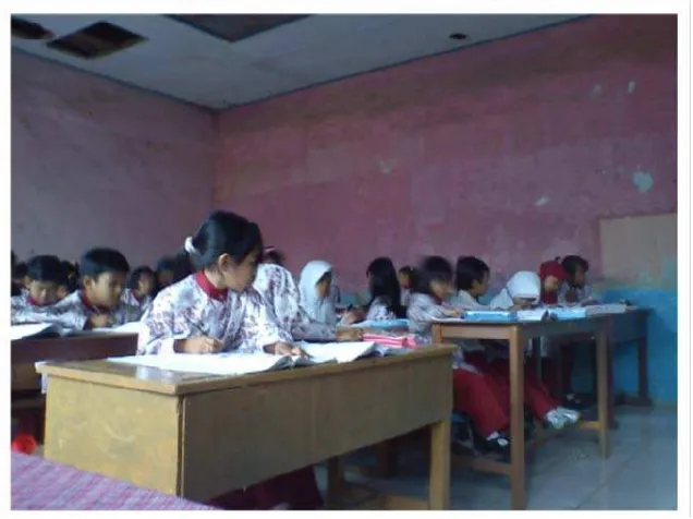 Gambar 13. Keadaan Didalam Kelas SD Negeri Cangkuang VI Kabupaten Bandung Sumber : Dokumentasi Pribadi 