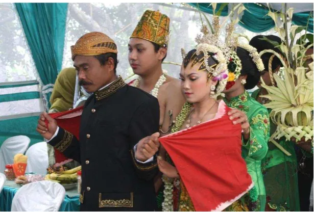 Gambar II.13 Upacara Sindur 