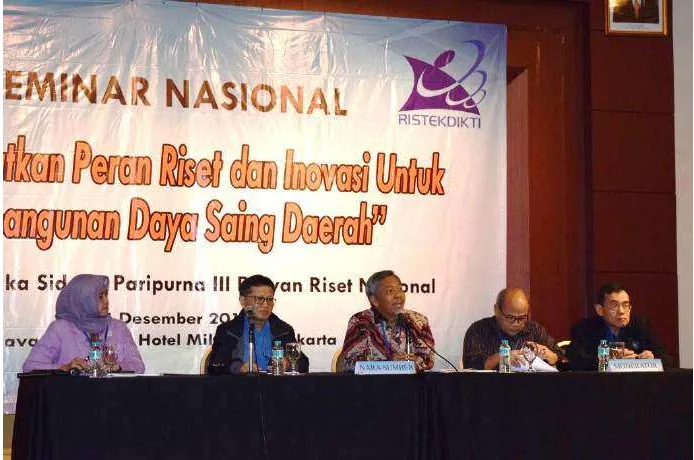 Gambar 14. Para Ketua Komtek sebagai Narasumber dalam SP III DRN dengan moderator Prof  Sudharto P Hadi