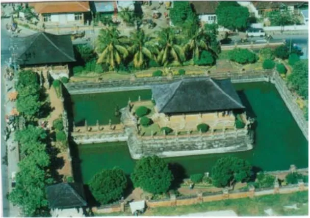 Gambar 3.7. Taman Gili Peninggalan Kerajaan KlungkungKode tanda simbolik mitologi Samudramantana(Sumber: Helmi dan Leonard Lueras, 1996)