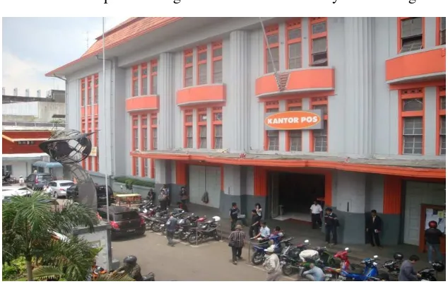 Gambar Samping Gedung PT Pos Indonesia Wilayah Bandung  