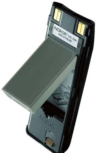 Figure 5.10: Nokia’s Connectivity Battery adds Bluetooth functionality to their model 6210  cellular phone