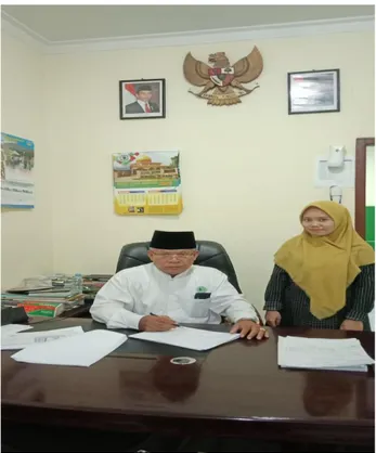 Foto bersama Ibu Nurhalimah Siregar selaku Staff Keuangan DI Kementerian Agama  Kabupaten Asahan 