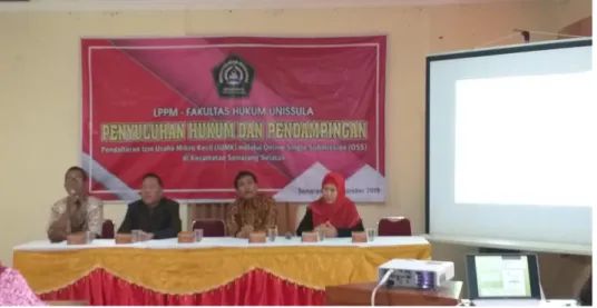 Gambar 1. Penyampaian kata pengantar dari ketua paguyuban UMKM Kecamatan Semarang  Selatan 