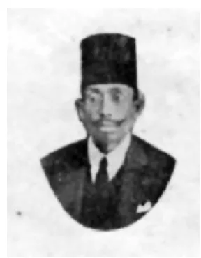 Gambar 3 Haji Abdul Karim Amrullah denganpakaian jas, baju kerah putih, cepiaw (kopiah) dandasi.Sumber: www.omaq.org