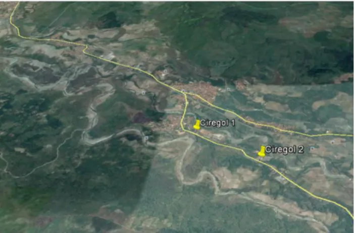 Gambar 1 Kondisi Tampak Atas dua sungai yang mengapit Jalan Prupuk-Bumiayu pada Segmen Ciregol  (Km 115+50 – 115+900), (Google-earth, 2015) 