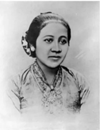Gambar 3 Repro negatif potret Raden Ajeng Kartini (foto 1890-an)  (Sumber: Wikipedia, 2013)