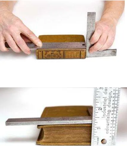 Gambar 1.10  (atas) Mengukur panjang buku dengan mistar. Ujung kanan buku dan ujung kanan mistar sejajar