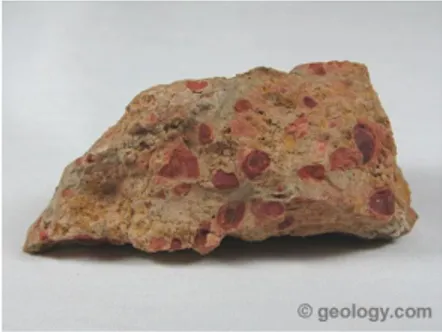 Gambar  2:  Bauksit,  sepanjang  4  cm  dan  ditambang  di  ,  Amerika  Serikat              Sumber : www.geology.com 