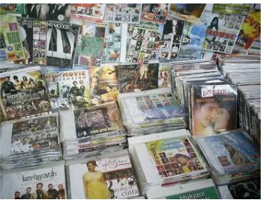 Gambar 2.2. CD Bajakan. 