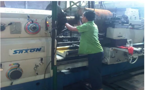 Gambar 3.2 Mesin Bubut Saxon 