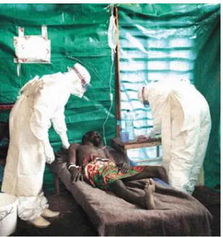 Gambar 6. Penyemprotan Disinfektan di Tempat Isolasi Pasien Demam Ebola 