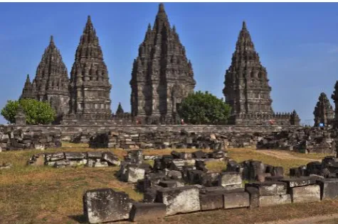 Gambar 1.6 Candi Prambanan 