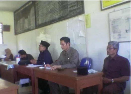 Gambar II: Kepala Madrasah Menggelar Rapat Untuk Membicarakan  Perencanaan Pemberdayaan Guru Pada MTsN Padang Bolak 