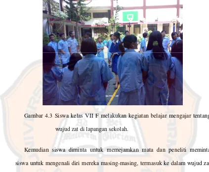 Gambar 4.3 Siswa kelas VII F melakukan kegiatan belajar mengajar tentang 