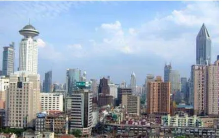 Gambar 1. Salah satu sudut Kota Shanghai.  Kota Shanghai menempati urutan teratas sebagai kota paling prospektif untuk investasi properti pada 2008, naik dibanding tahun 2007 yang ‘hanya’ berada pada peringkat kedua