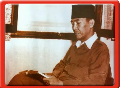 Gambar 2.2 Soekarno sedang asyik membaca buku