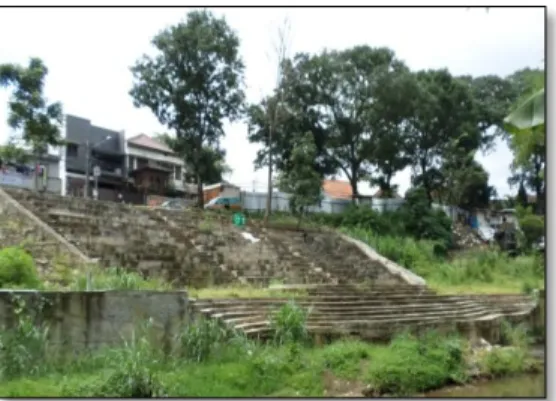 Gambar 4. Tribun Lereng Beton Restorasi Sungai  Cikapundung  