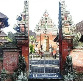 Gambar 1.3 Ukiran Rumah Adat Bali 