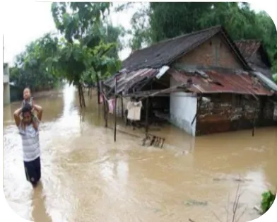 Gambar 2. Banjir Sumber:cdn2.tstatic.net/tribunnews/foto/bank/image/banjir-di-jateng.jpg 