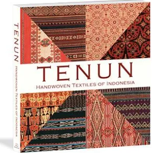 Gambar 3. 2 Buku Tenun, Handwoven Textiles of Indonesia Sumber: www.babbooks.co 