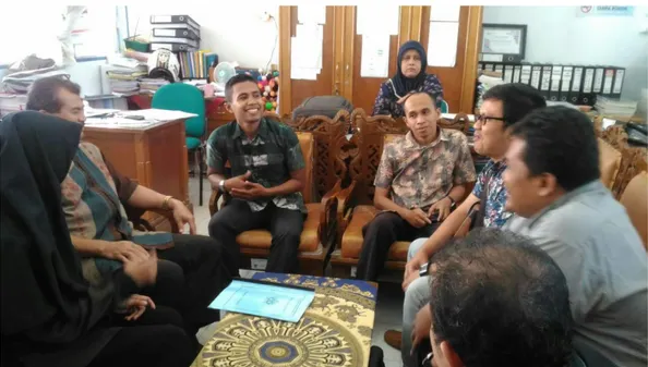 Foto 2. Diskusi Dengan Pihak SMA N 3 Kota Solok Terhadap Kebutuhan untuk  Pelaksanaan Pelatihan Website 