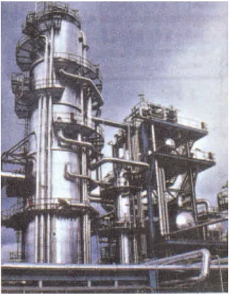 Gambar 2. Menara destilasi 