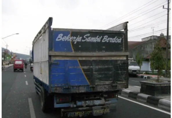 Gambar 1 Contoh Grafiti Bak Truk 