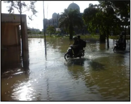 Gambar 1. Banjir di Kampus UIN  SUSKA Riau 