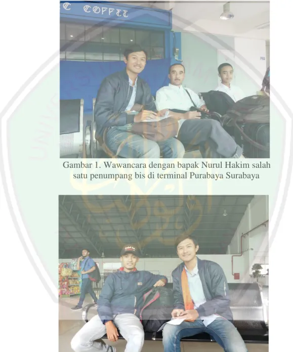 Gambar 1. Wawancara dengan bapak Nurul Hakim salah     satu penumpang bis di terminal Purabaya Surabaya 