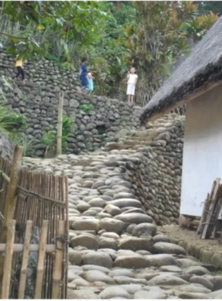 Gambar 3: Susunan batu di  Kampung Naga (Dokumentasi 