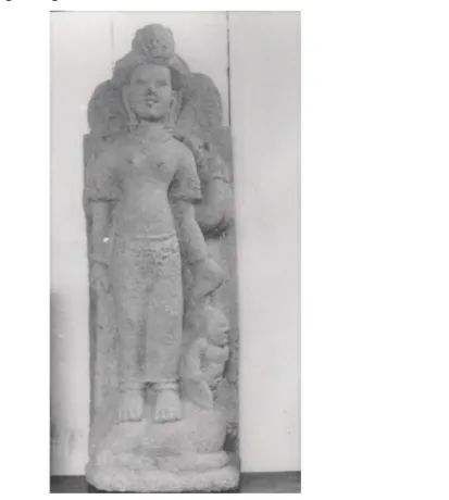Gambar 7. Arca Durga Mahisasuramardhini (Sumber: Dokumen Pusat Penelitian Arkeologi  Nasional, 1972).