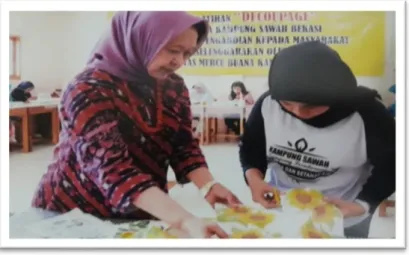 Gambar 5. Para peserta tekun berlatih  