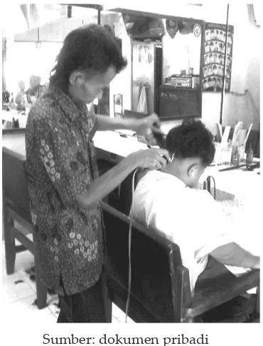 Gambar 3. Tukang cukur Madura