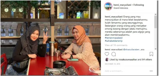 Gambar 3. Informan Herni beserta teman dan captionnya 