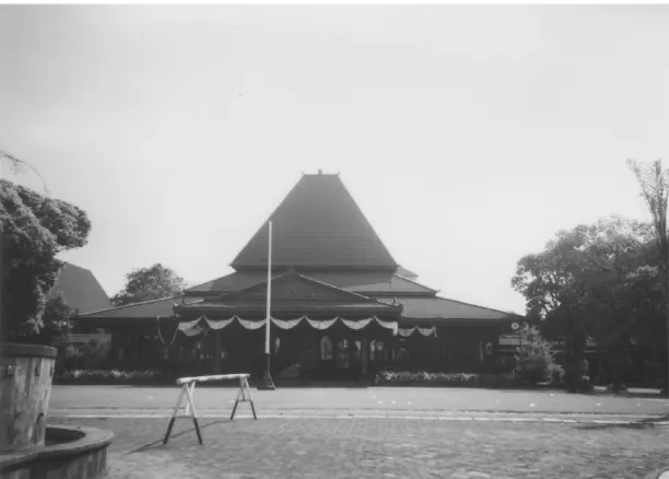 Gambar 2.1:Balai Kota SurakartaSumber: DokumenPribadi