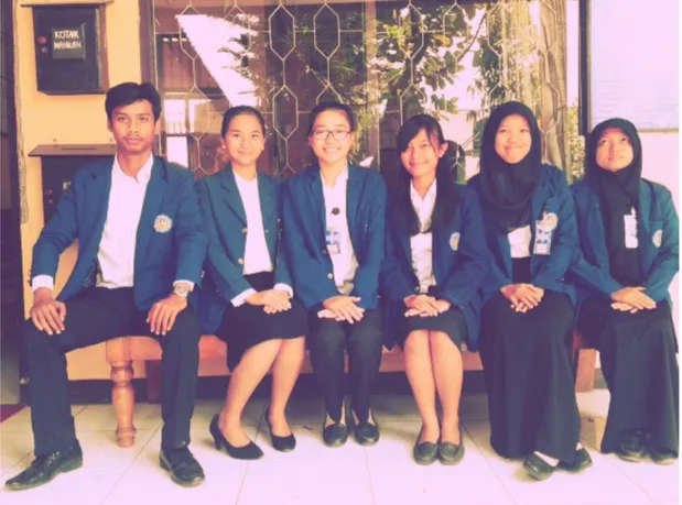 Gambar 12 : Tim PPL Universitas Negeri Yogyakarta di SMP Negeri 12 Magelang  tahun 2015
