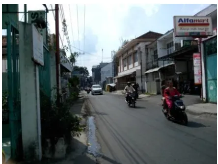 Gambar  : Jalan Sirkulasi Kaum Boro di Jalan Kulitan 
