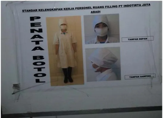 Gambar 4. Standar kelengkapan personel ruang filling (penata botol) PT. 