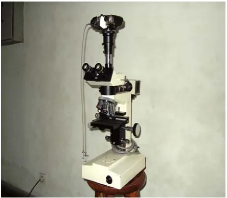 Gambar 3.3 Mikroskop dan Kamera 