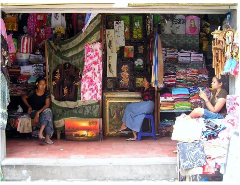 Gambar 4.2. Para Penjual Produk Industri Kreatif di Pasar Sukawati Gianyar Bali 