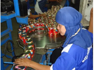 Gambar 11. Pembersihan kaleng 