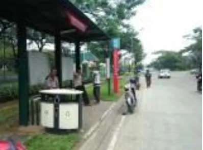 Gambar 5. Bus stop di tempat-tempat strategis 