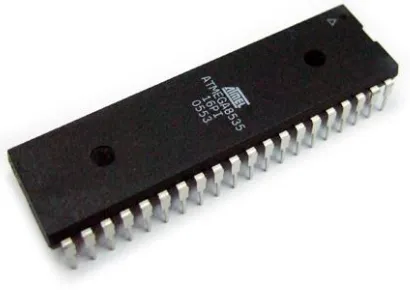 Gambar II.1 : Mikrokontroler ATmega8535 (Meriwardana, 2010). 