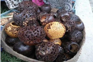 Gambar 9. Kerajinan dari batok kelapa 